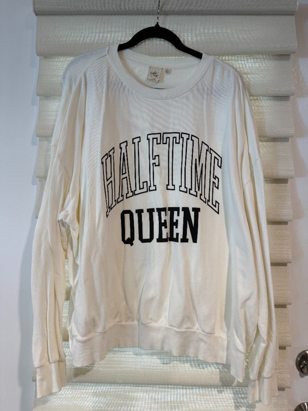 Halftime Queen sweatshirt (size XL)
